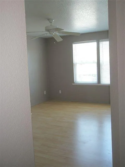 4012 Colby Avenue — Photo 2