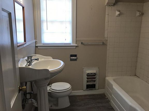 2nd image of 1608 Avenue W APT 8