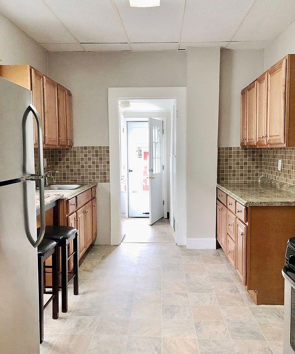 1st image of 60 Oak St #1