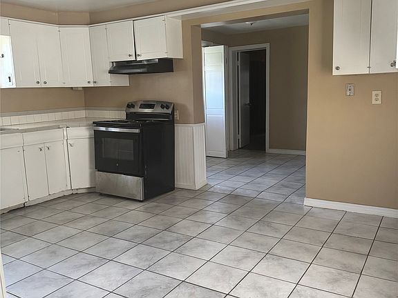 5th image of 2623 E 55th Pl