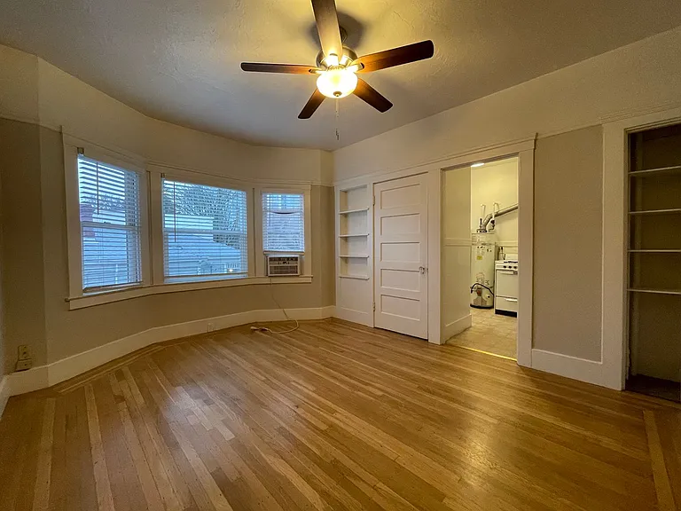 715 11th Street — Photo 3