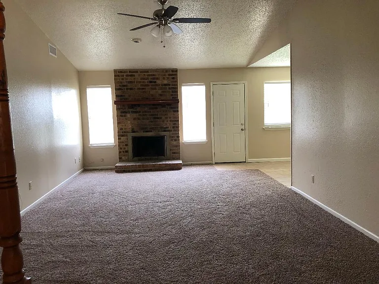 2306 Hunt Dr — Photo 23