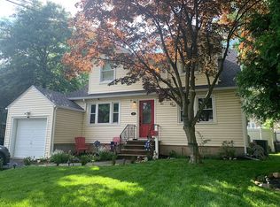11 Gere Pl, Fanwood, NJ 07023