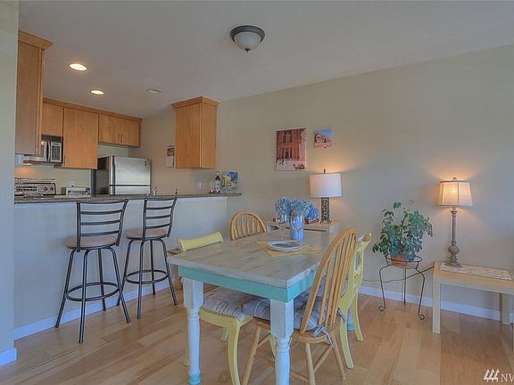 4th image of 2413 NW 59th St APT 303E
