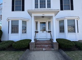 376 Cabot St #2, Beverly, MA 01915