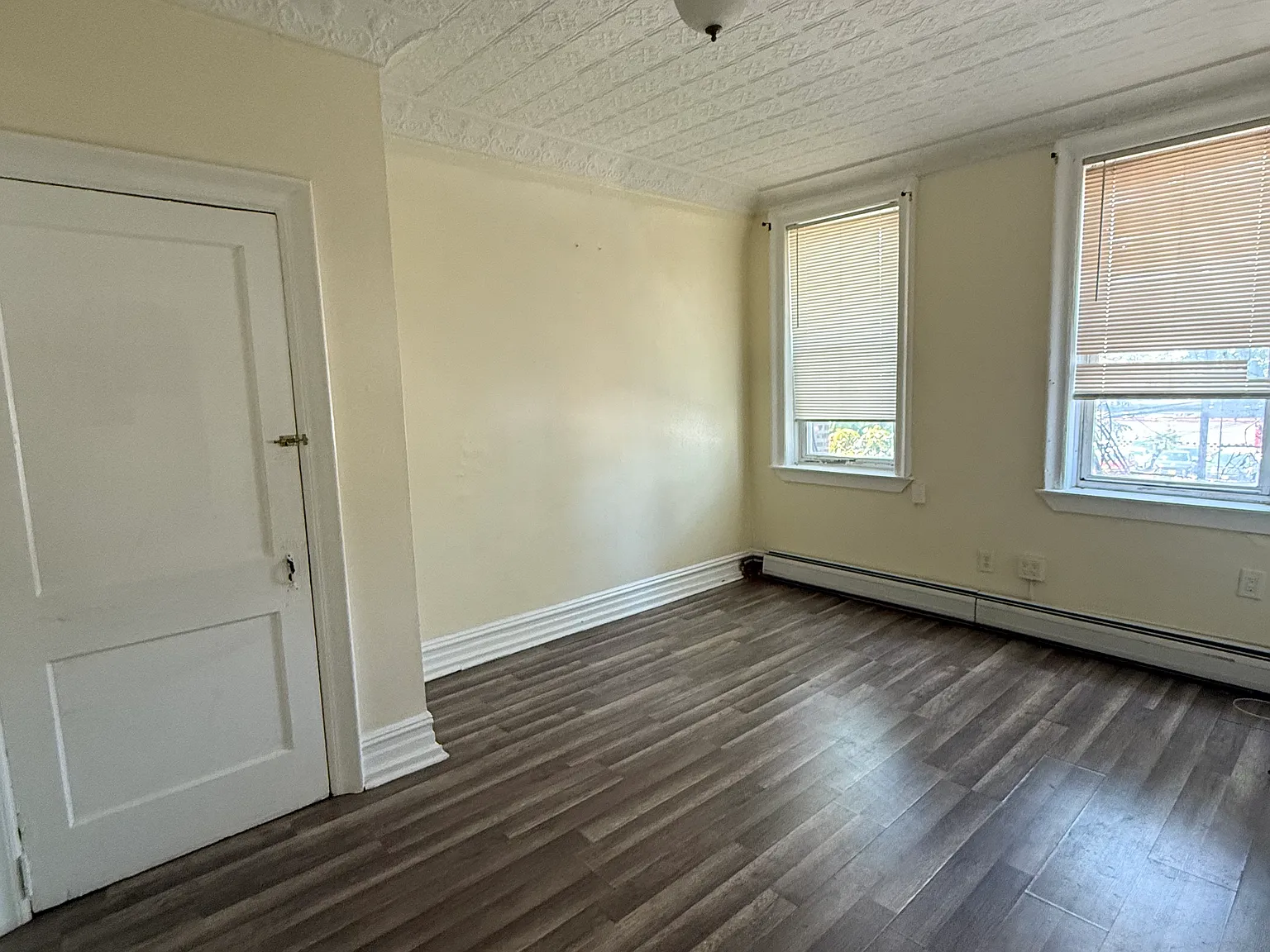 4 bed, 1100 sqft, $2,250 — Photo 2