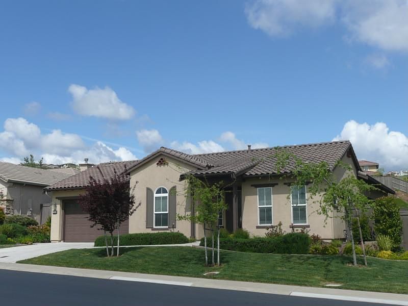 1st image of 4923 Village Green Dr