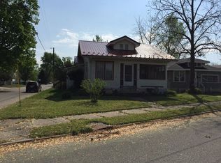 902 State St, Vincennes, IN 47591