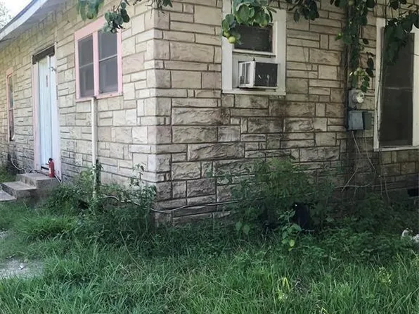 205 S 15th St, Silsbee, TX 77656