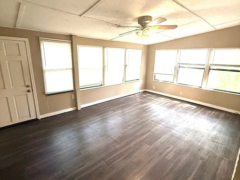 311 Bradley Dr — Photo 10