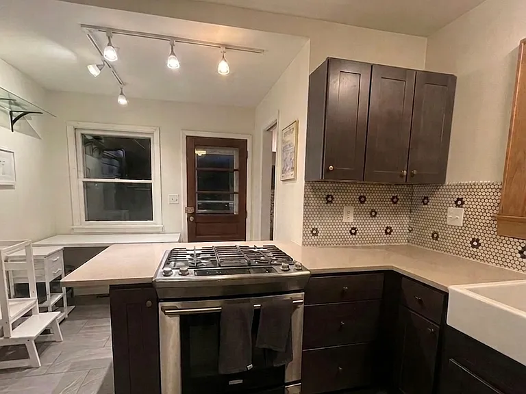 325 N 4th Ave — Photo 4