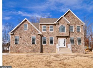 16 Gable Ct, Sicklerville, NJ 08081