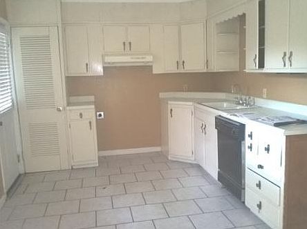 3rd image of 107 Berkley Dr