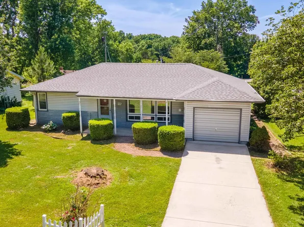 326 N Fly Ave, Goreville, IL 62939