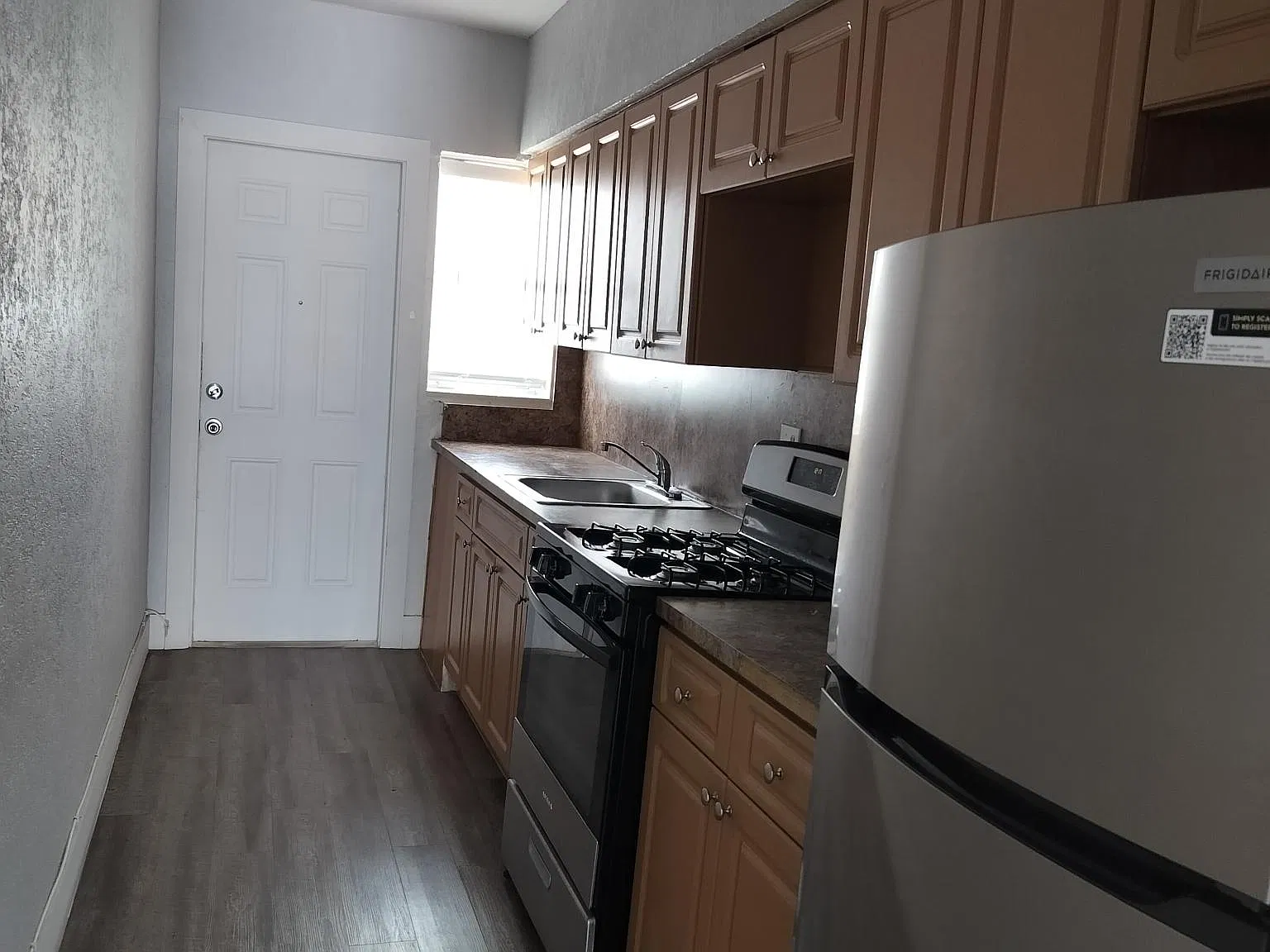 2 bed, 900 sqft, $2,100 — Photo 4