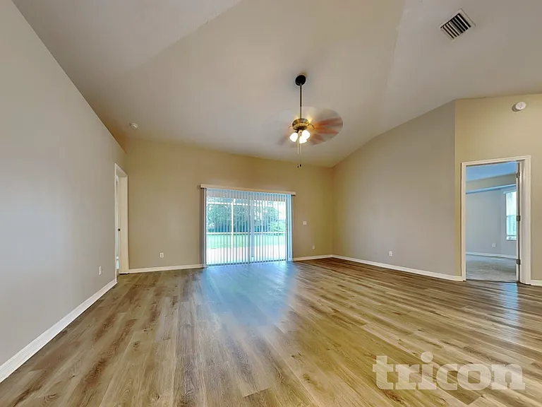 1748 Pembrooke Way — Photo 2