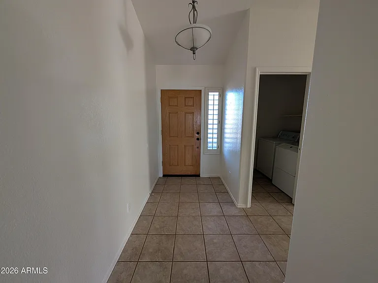 8918 W Paradise Ln — Photo 16
