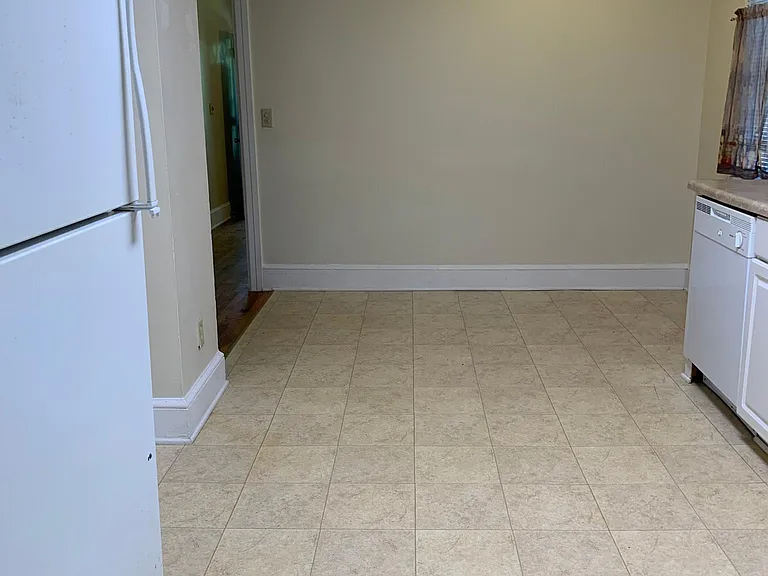 5 Evergreen St — Photo 5