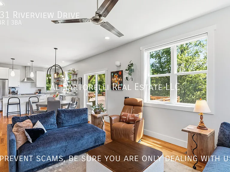 431 Riverview Dr — Photo 3