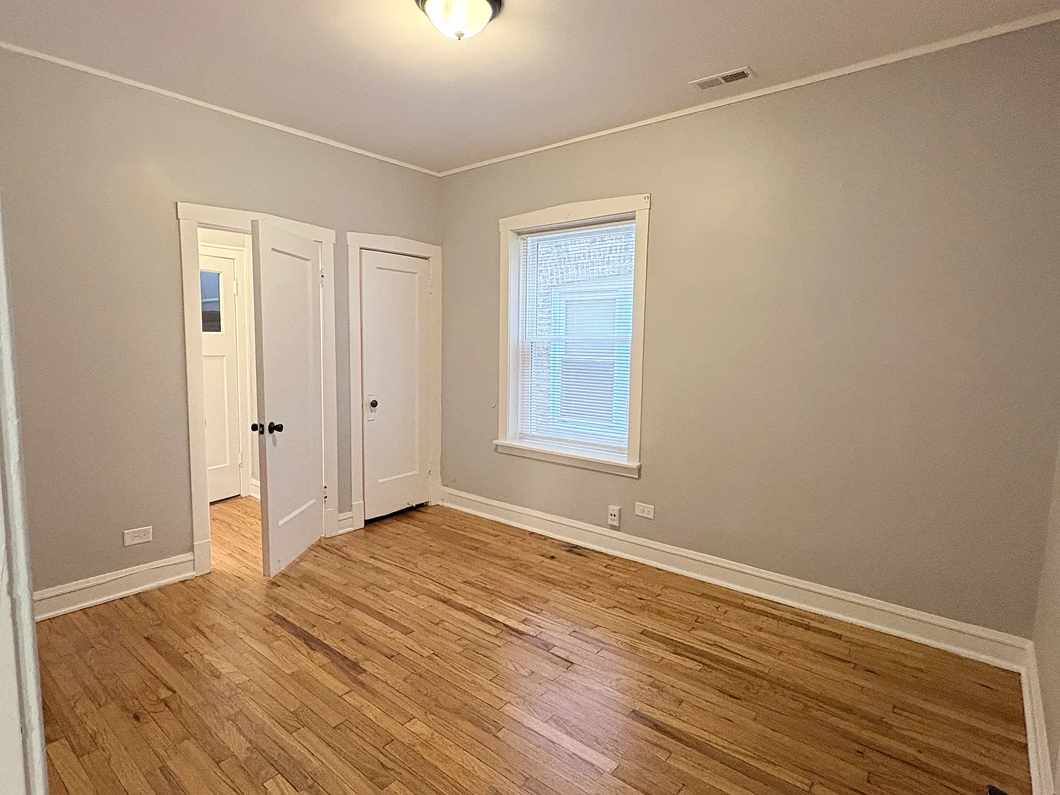 3 bed, $2,200 — Photo 2
