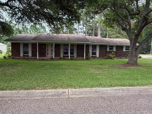 850 Ash St, Hodge, LA 71247