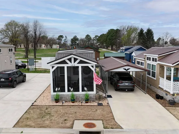 1818 S H St, Rogers, AR 72756