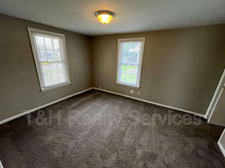 1008 E Wheeler St — Photo 11