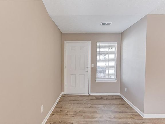 4th image of 614 Anns Way