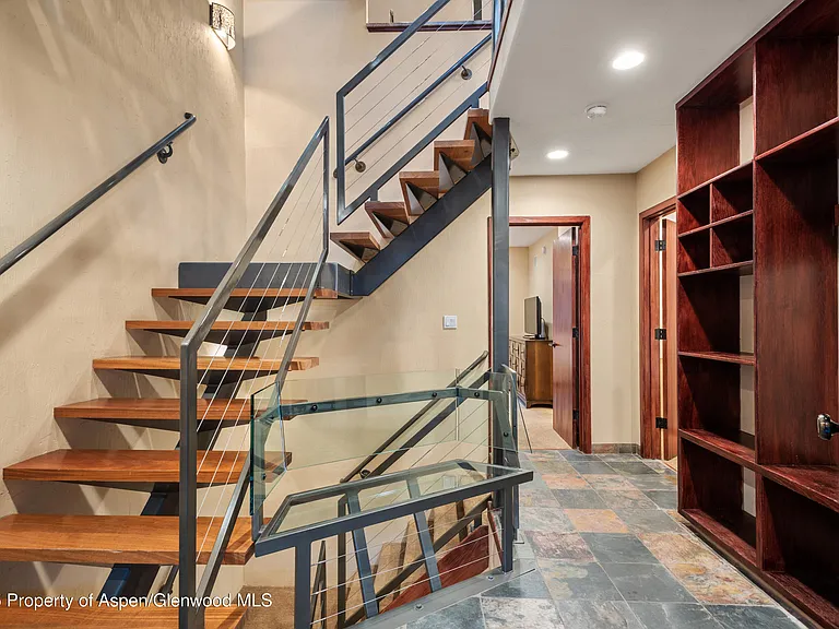 650 S Monarch St #4 — Photo 23
