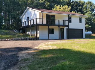 615 Fallasburg Park Dr NE, Lowell, MI 49331