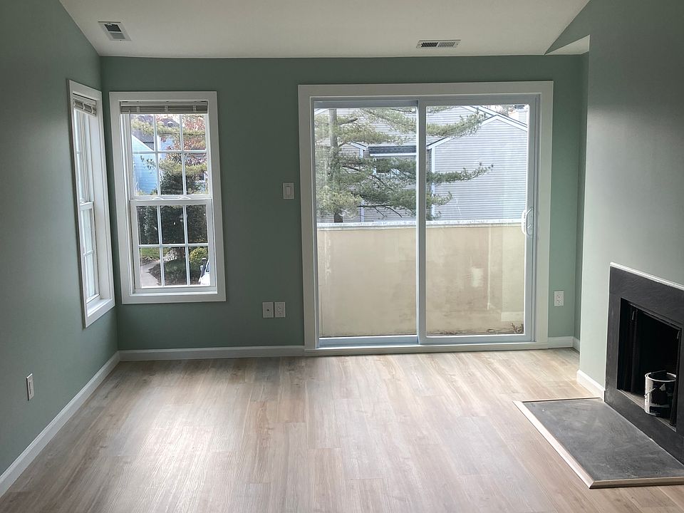 1st image of 15 Clearwater Way #15