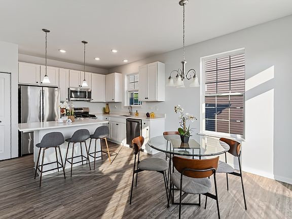 3rd image of 2141 Magenta Ln