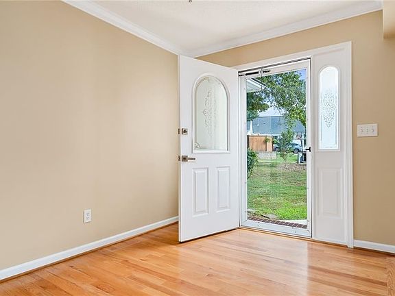 3rd image of 104 Troy Hunter Ct