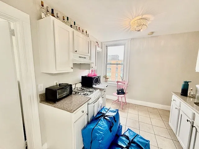 224 Hanover St #18 — Photo 14