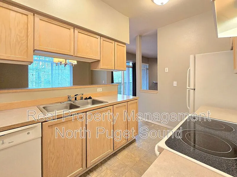 2 bed, 2.0 bath, 980 sqft, $2,150 — Photo 2