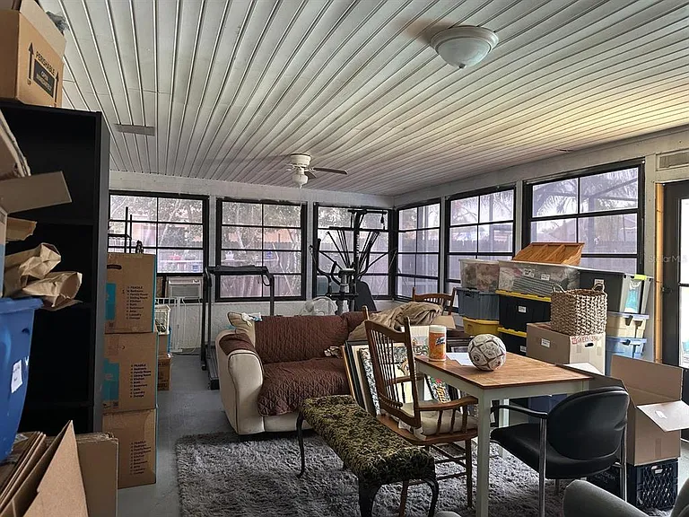 818 Mendoza Dr — Photo 5