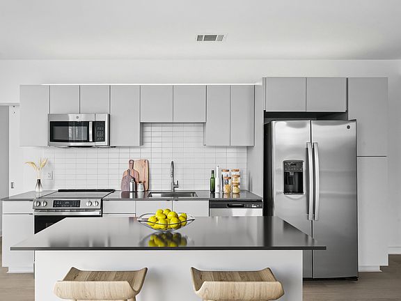 3rd image of 620 Foster St #414