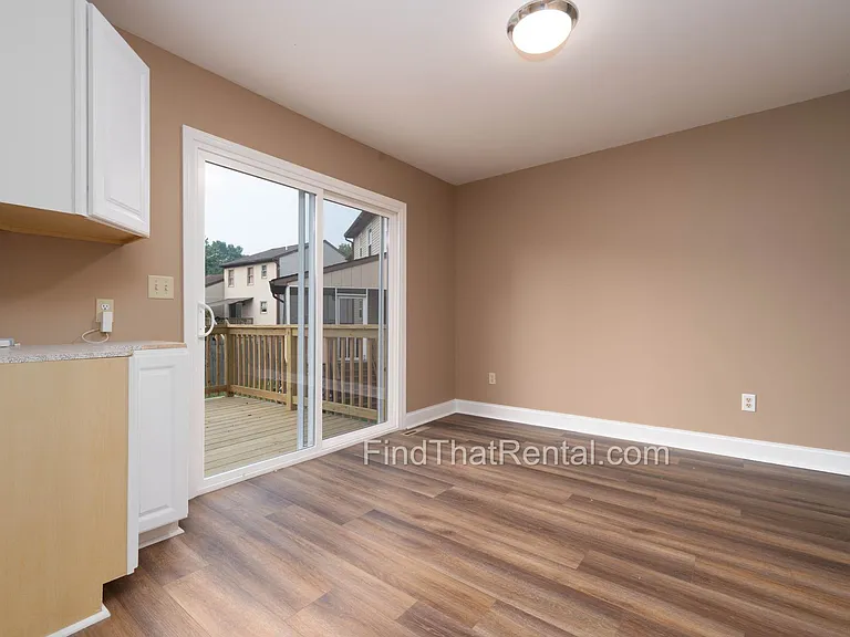 1030 Northfield Dr — Photo 8