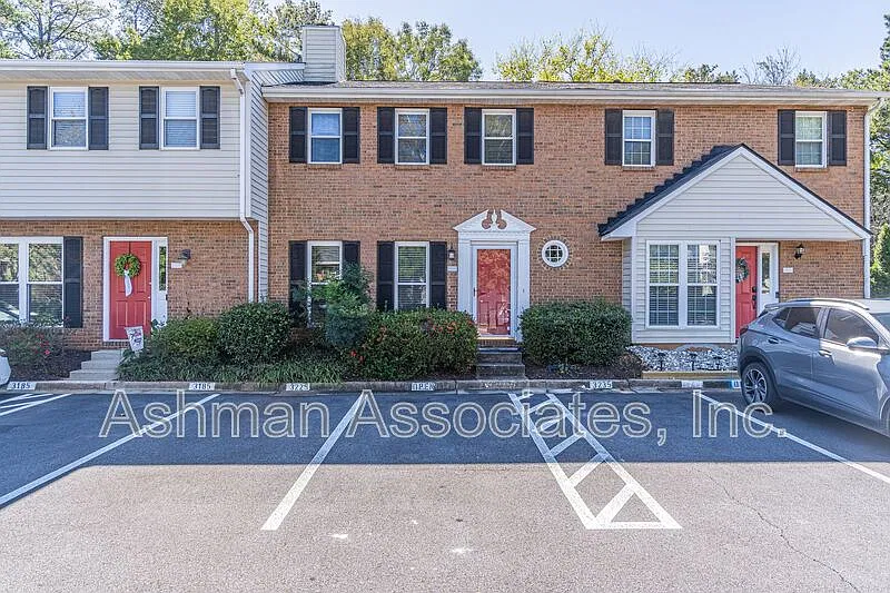 2 bed, 2.5 bath, 1242 sqft, $2,150 — Photo 2