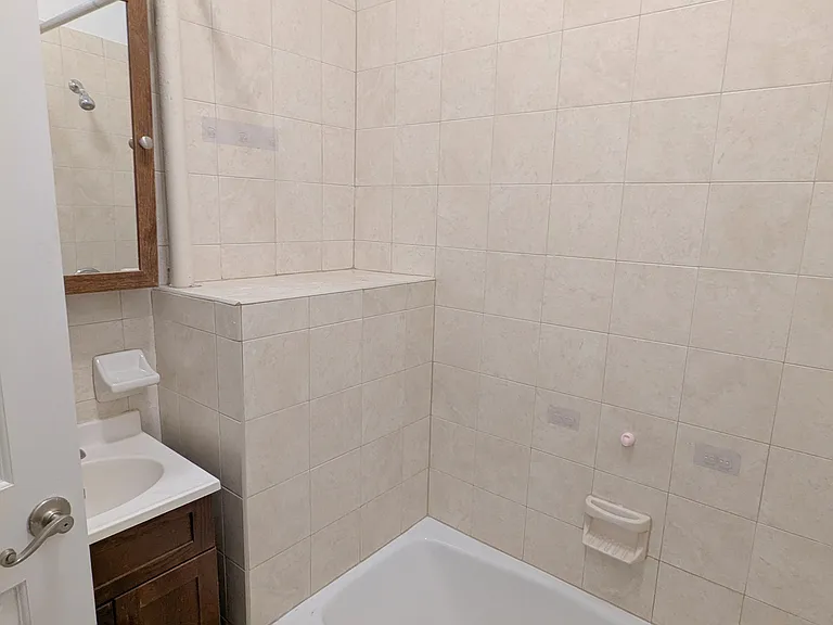 147 W 72nd St #4B — Photo 6