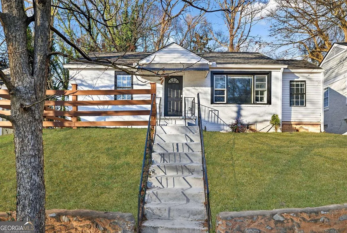 1173 Fenwood St SW photo 1