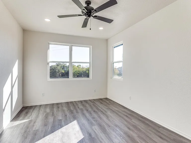 112 Dealva Ct — Photo 16