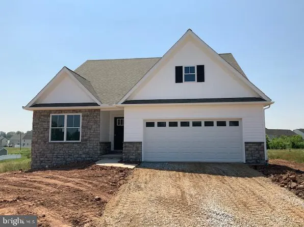 3823 Country Dr, Dover, PA 17315