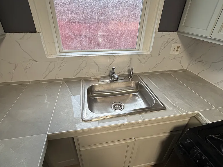 1333 Elbridge St #1 — Photo 7
