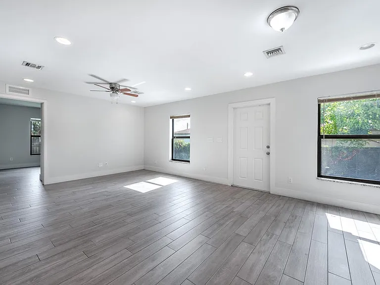 4743 Myla Ln — Photo 6