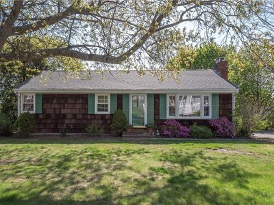 93 Viking Dr, Portsmouth, RI, 02871