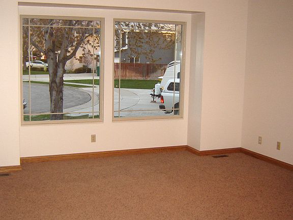 2 Front Room_10172013