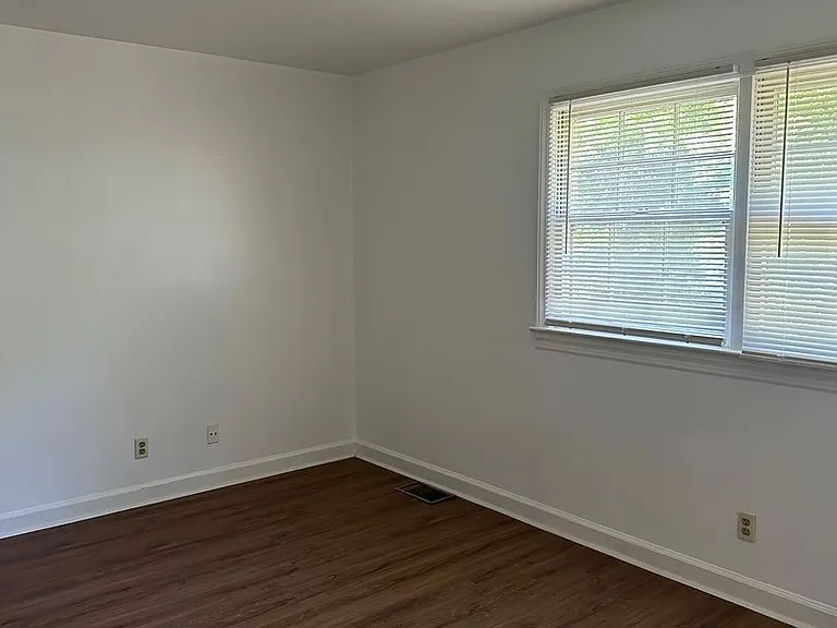2800 E Carriage Dr — Photo 9