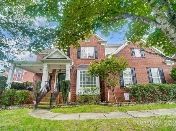 320 E Waterlynn Rd, Mooresville, NC 28115