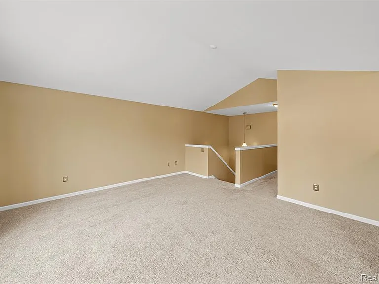 47408 Pembroke Dr — Photo 8